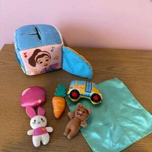 Ms. Rachel Musical Soft Toy Set with Plush Characters